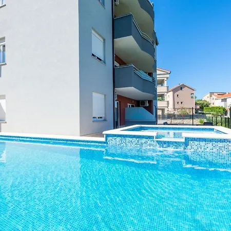 1 Bedroom Beautiful In Podstrana